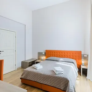 Bed & Breakfast Vrooms All'angolo Del Duomo, Florence